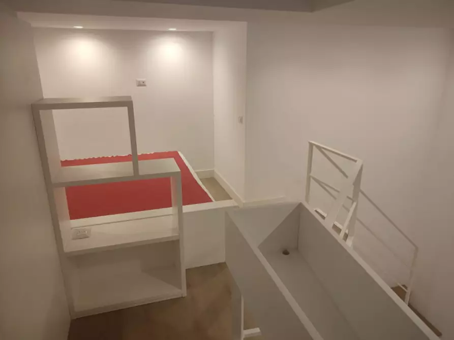 Immagine 3 di Appartamento in affitto  in Via Santa Maria in Portico a Napoli