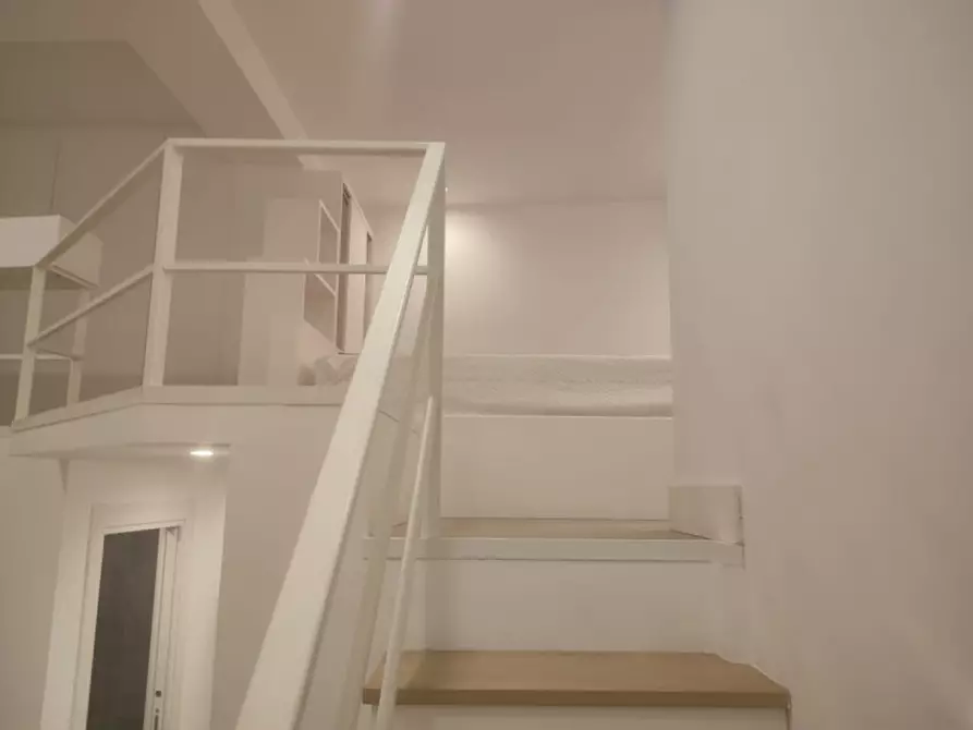 Immagine 9 di Appartamento in affitto  in Via Santa Maria in Portico a Napoli