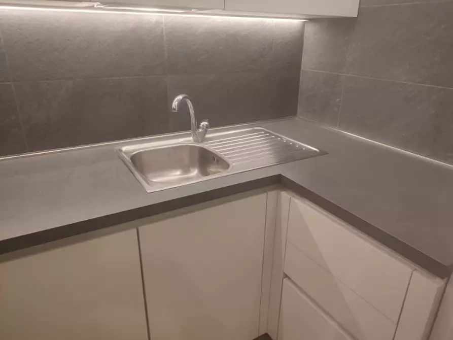 Immagine 20 di Appartamento in affitto  in Via Santa Maria in Portico a Napoli