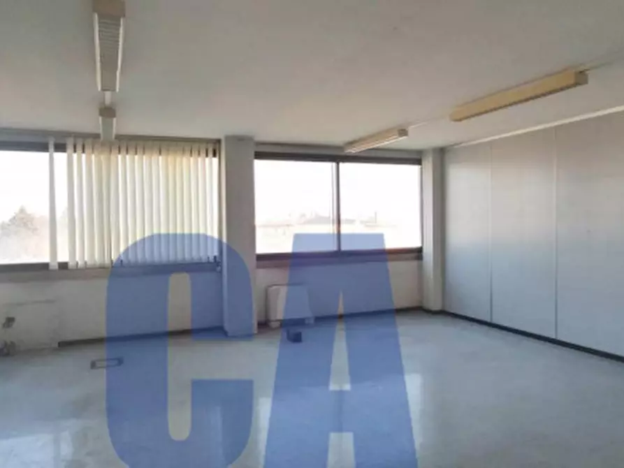 Immagine 3 di Ufficio in vendita  in VIA PODGORA a Legnano
