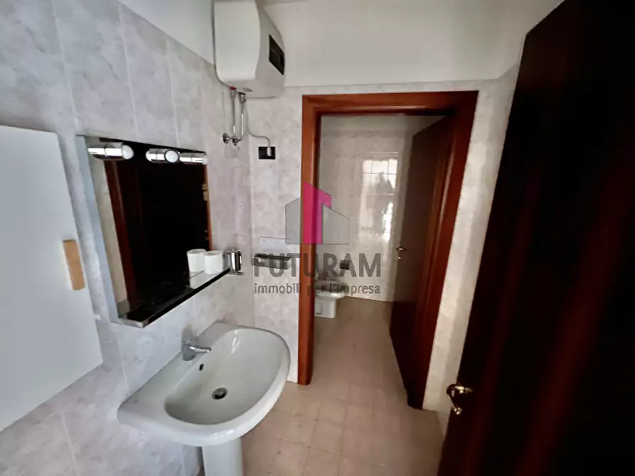 Immagine 15 di Ufficio in affitto  in Via Arno a Pianiga