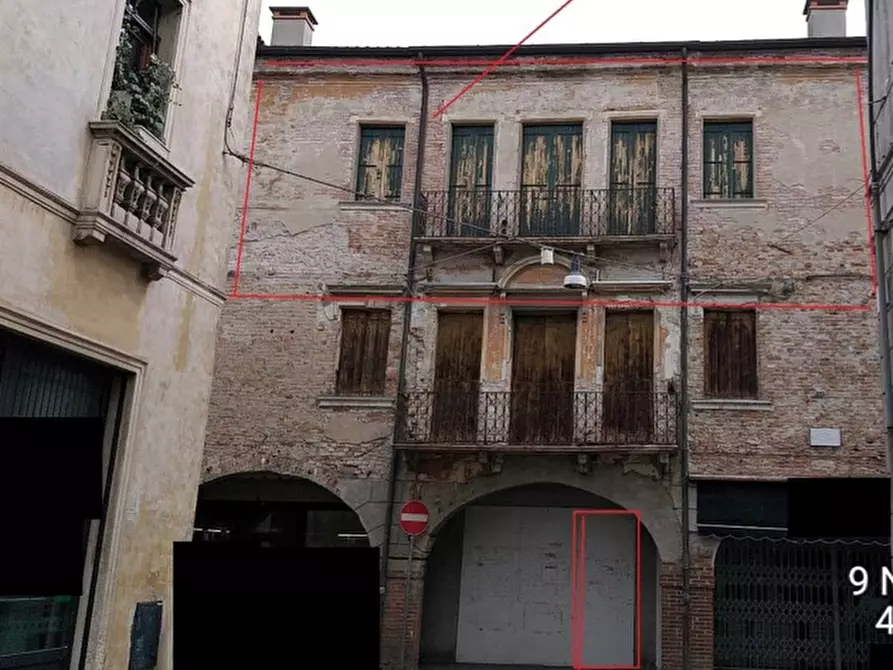 Immagine 1 di Palazzo in vendita  in VIA SANT'ALBERTO a Badia Polesine