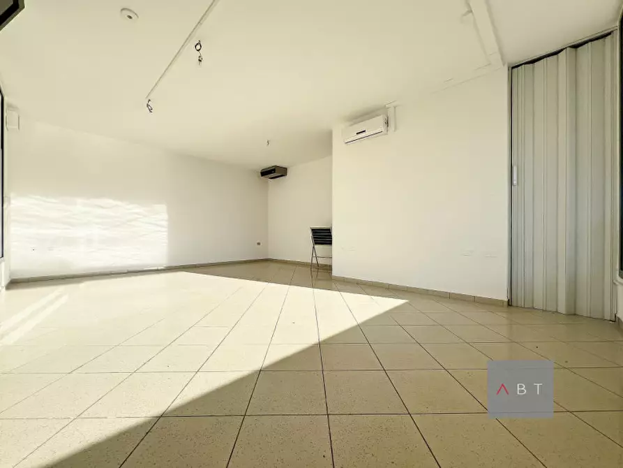 Immagine 3 di Negozio in vendita  a Curtarolo