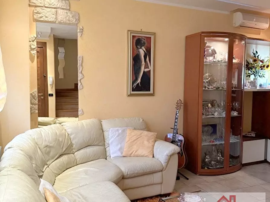 Immagine 5 di Casa trifamiliare in vendita  in VIA MERCATELLI a Susegana