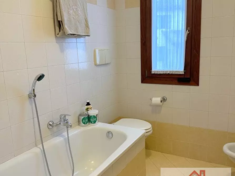 Immagine 14 di Casa trifamiliare in vendita  in VIA MERCATELLI a Susegana