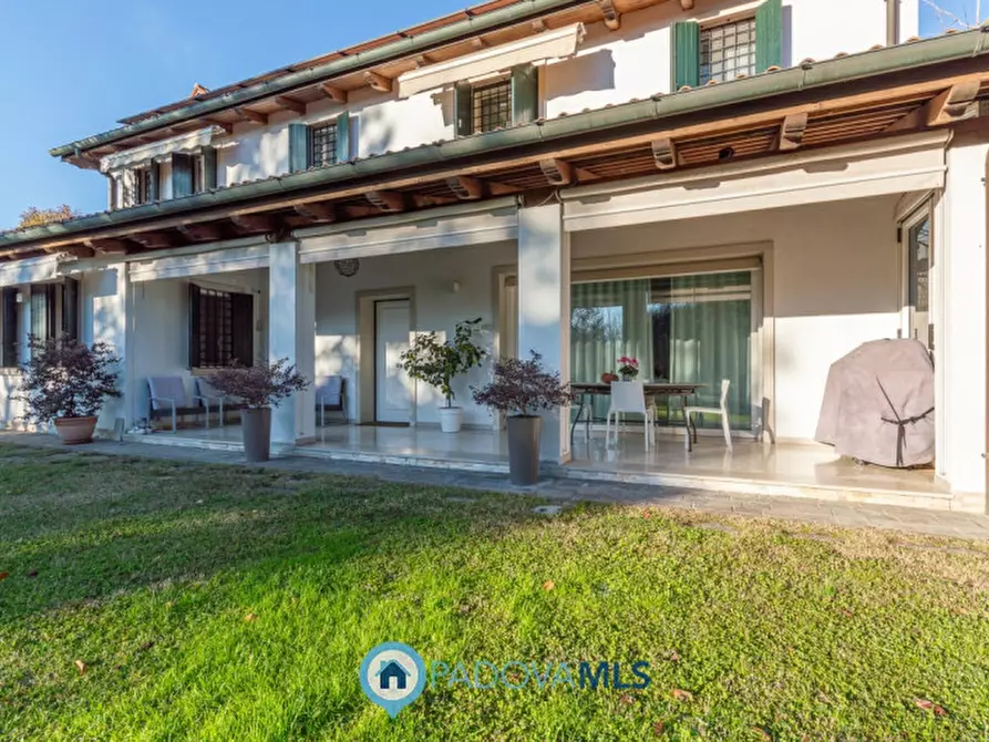 Immagine 1 di Villa in vendita  in Via P. Bembo a Padova