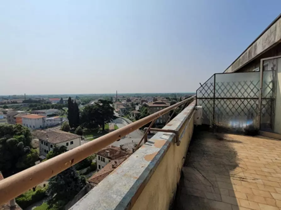 Immagine 7 di Appartamento in vendita  in Corso Giuseppe Mazzini 6 a Montebelluna