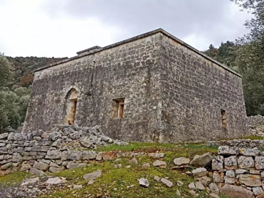Immagine 8 di Rustico / casale in vendita  a Fasano