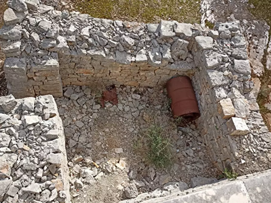 Immagine 9 di Rustico / casale in vendita  a Fasano