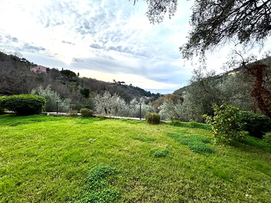 Immagine 1 di Villa in vendita  in Via Carbonara a Recco