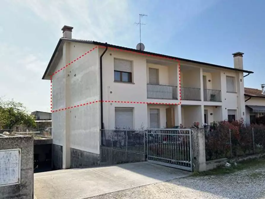 Immagine 1 di Appartamento in vendita  in Via San Rocco, 64 a Giavera Del Montello