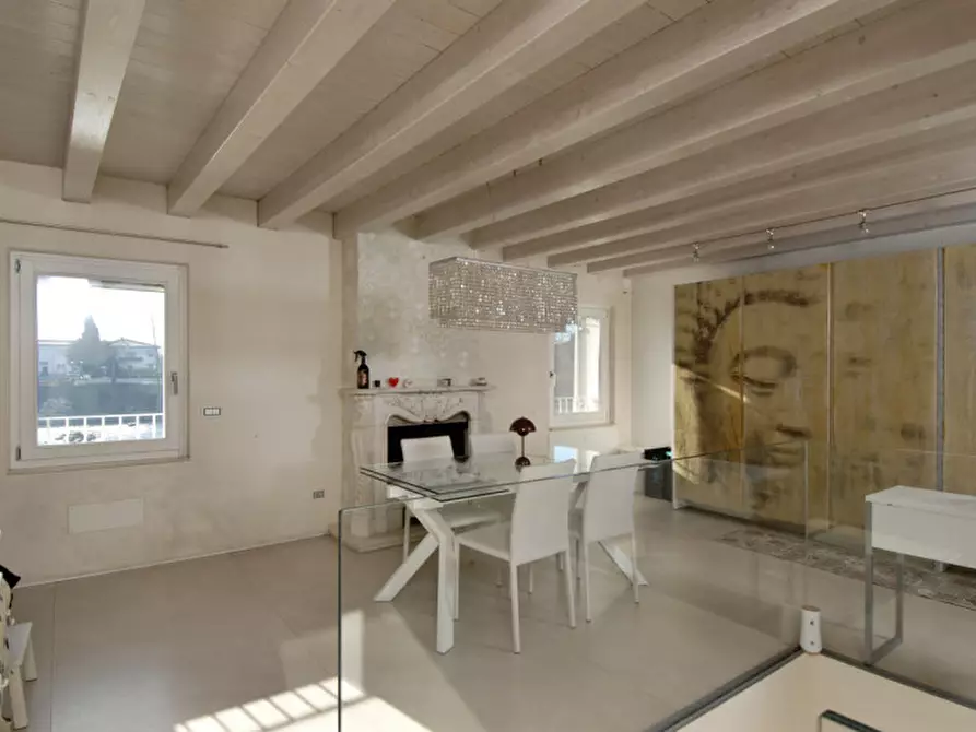 Immagine 1 di Appartamento in vendita  in Via Ponte a Pescantina