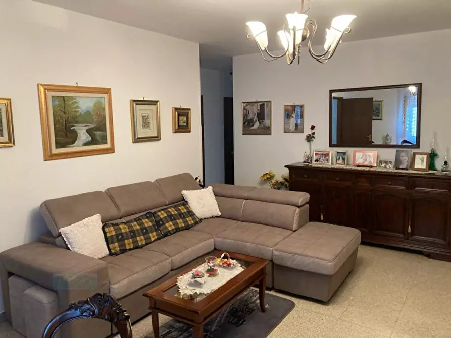 Immagine 3 di Appartamento in vendita  in Via Piersanti Mattarella a Ceglie Messapico