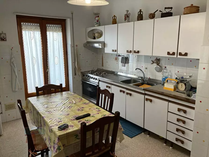 Immagine 5 di Appartamento in vendita  in Via Piersanti Mattarella a Ceglie Messapico