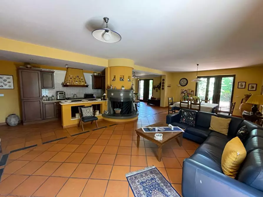 Immagine 1 di Villa in vendita  a Marsicovetere