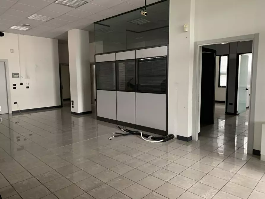 Immagine 3 di Ufficio in affitto  in via umberto I a Casalserugo