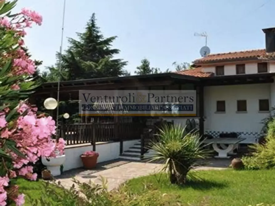 Immagine 2 di Villa in vendita  in via trevisago a Soiano Del Lago