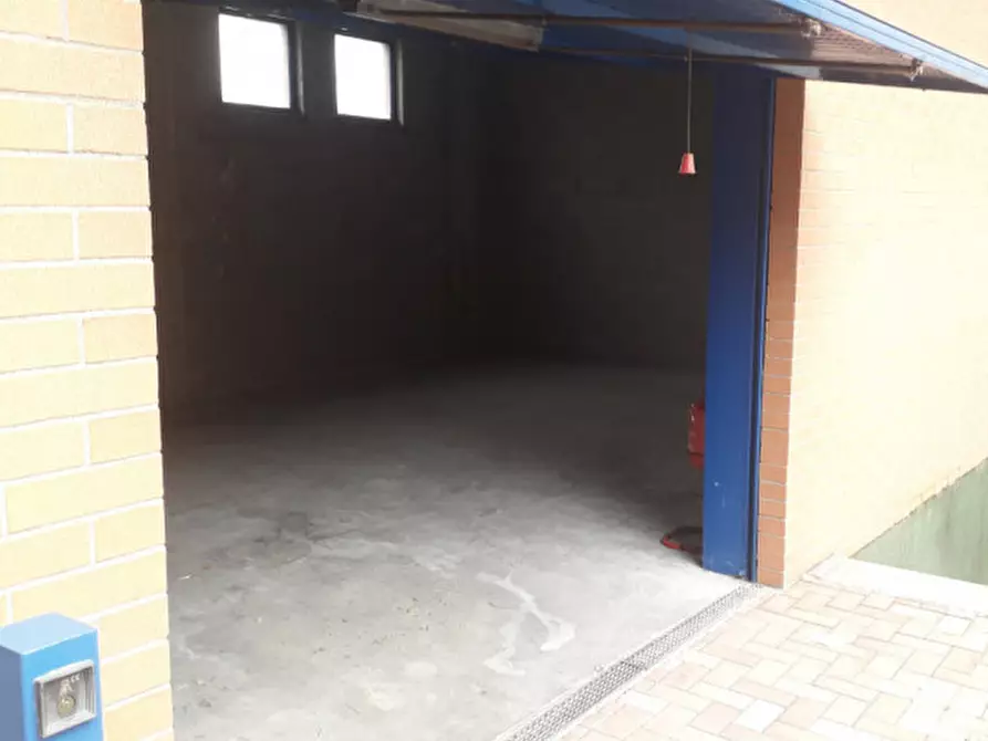 Immagine 5 di Garage in vendita  in via Valgioe 109 /a a Torino
