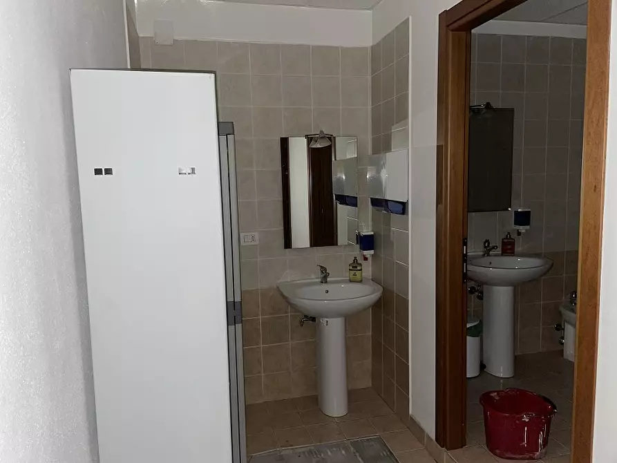 Immagine 5 di Ufficio in vendita  in SestuStrada Statale 131 Carlo Felice, s.n.c. a Sestu