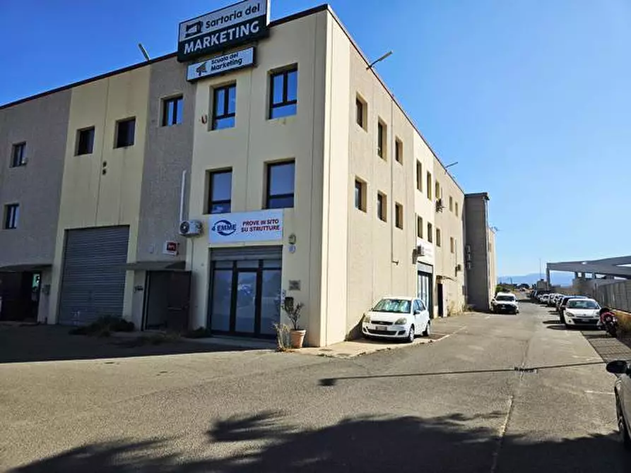 Immagine 9 di Ufficio in vendita  in SestuStrada Statale 131 Carlo Felice, s.n.c. a Sestu