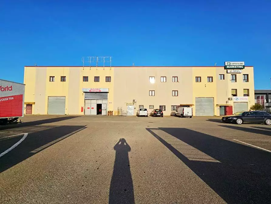 Immagine 17 di Ufficio in vendita  in SestuStrada Statale 131 Carlo Felice, s.n.c. a Sestu