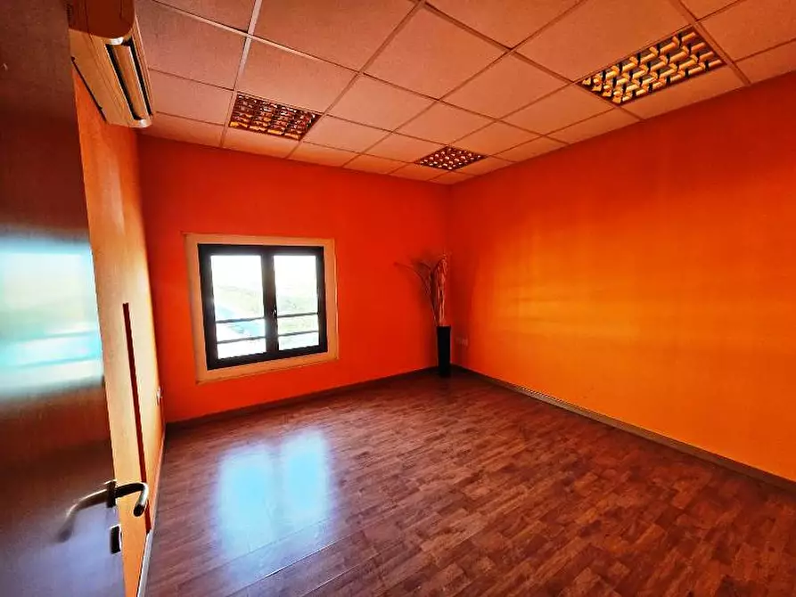 Immagine 37 di Ufficio in vendita  in SestuStrada Statale 131 Carlo Felice, s.n.c. a Sestu