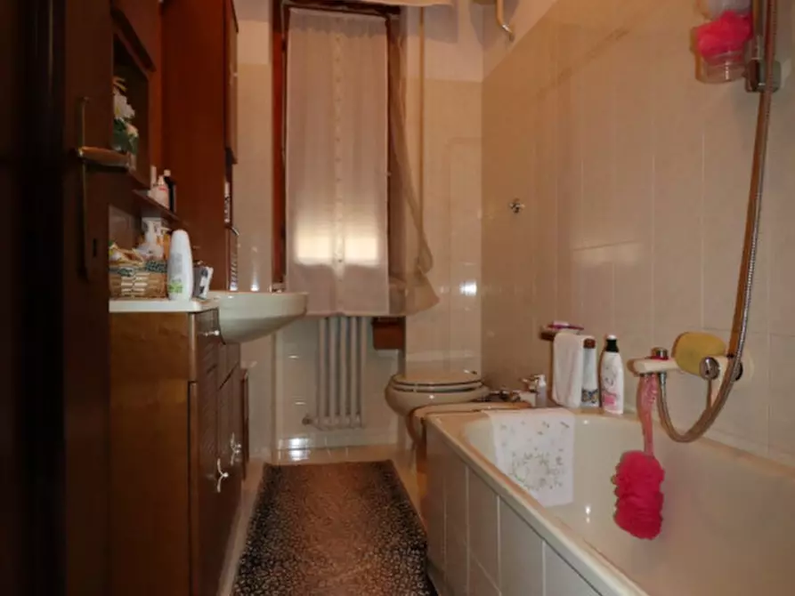 Immagine 18 di Appartamento in vendita  in via magellano a Montevarchi