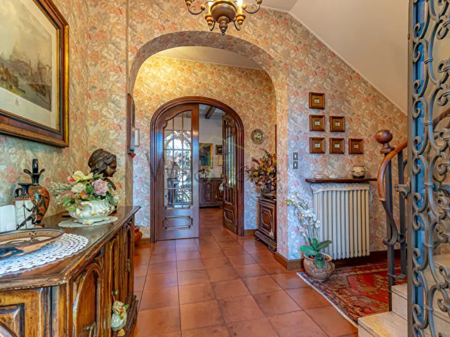 Immagine 5 di Villa in vendita  in Via Asiago a Cantù