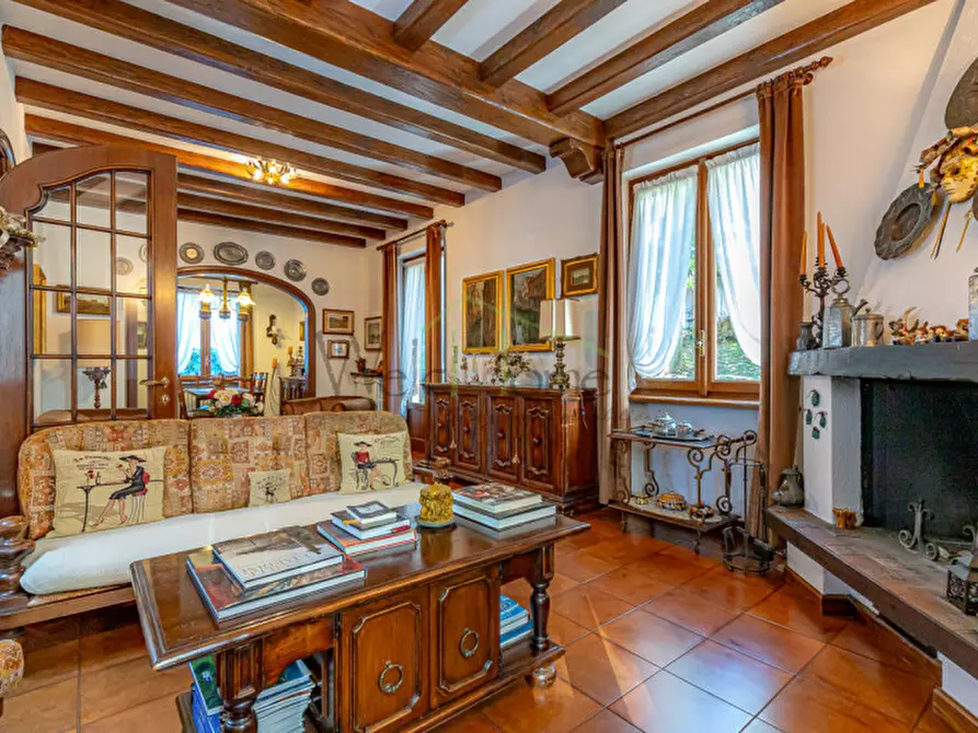 Immagine 12 di Villa in vendita  in Via Asiago a Cantù