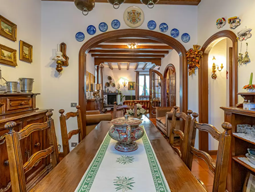 Immagine 14 di Villa in vendita  in Via Asiago a Cantù