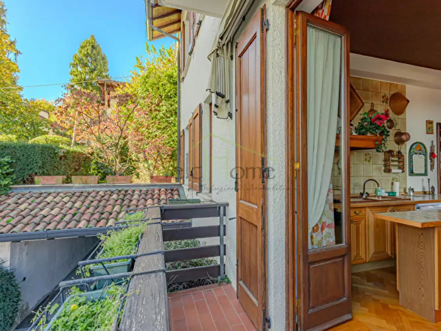 Immagine 18 di Villa in vendita  in Via Asiago a Cantù