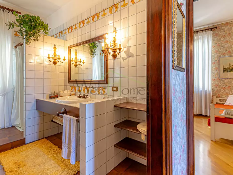 Immagine 23 di Villa in vendita  in Via Asiago a Cantù