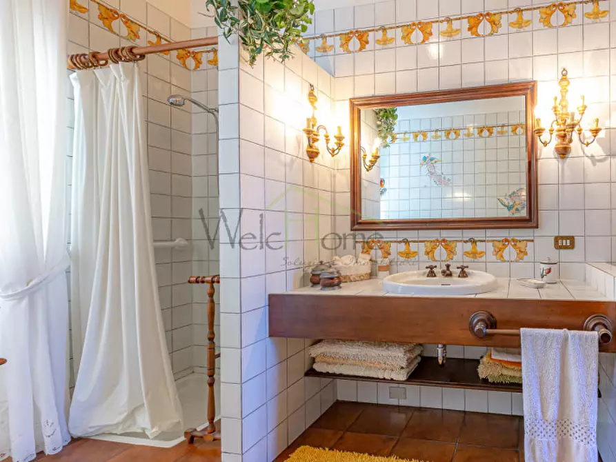 Immagine 24 di Villa in vendita  in Via Asiago a Cantù