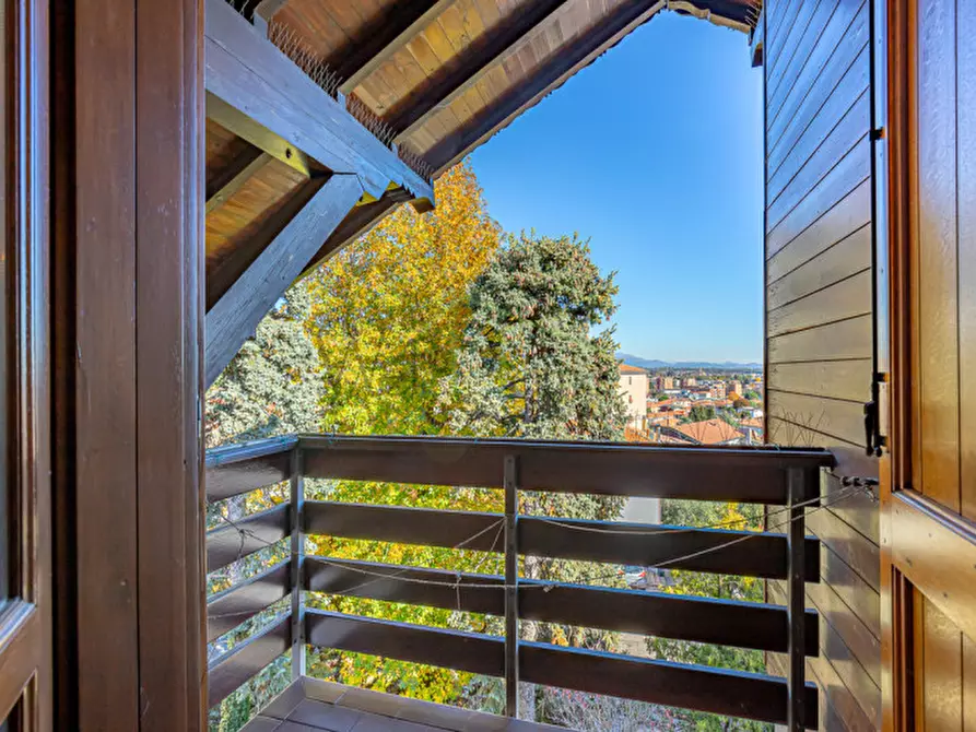 Immagine 36 di Villa in vendita  in Via Asiago a Cantù