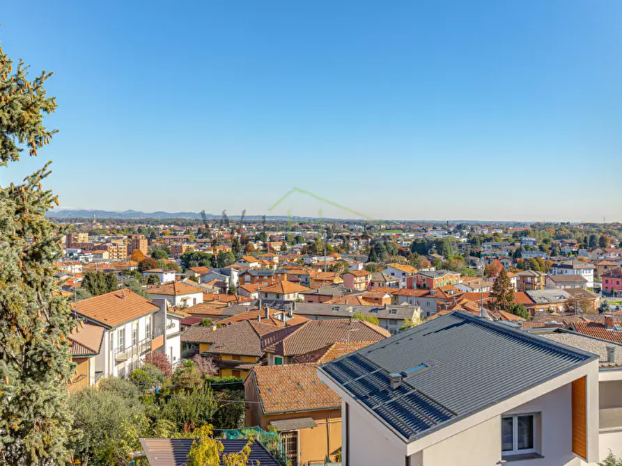 Immagine 37 di Villa in vendita  in Via Asiago a Cantù