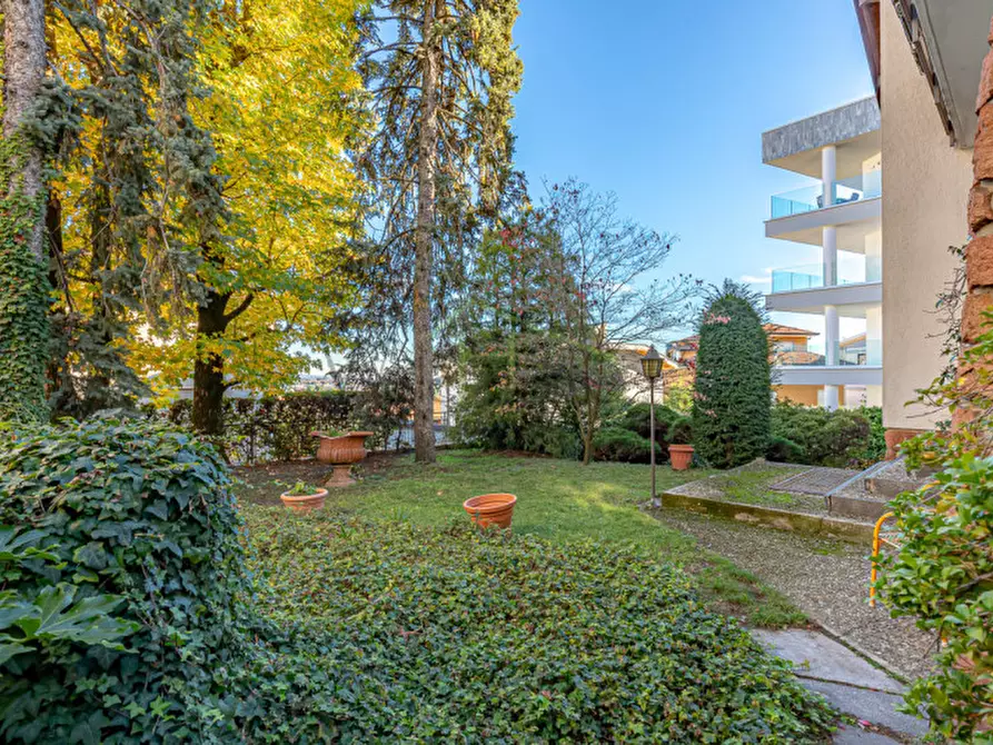 Immagine 43 di Villa in vendita  in Via Asiago a Cantù