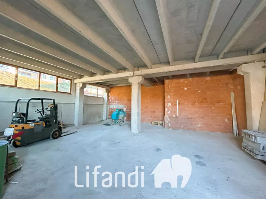 Immagine 6 di Capannone industriale in vendita  in via aprile a Folgaria