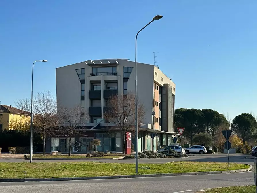 Immagine 5 di Negozio in vendita  in via San Carlo 15 a Castel Guelfo Di Bologna