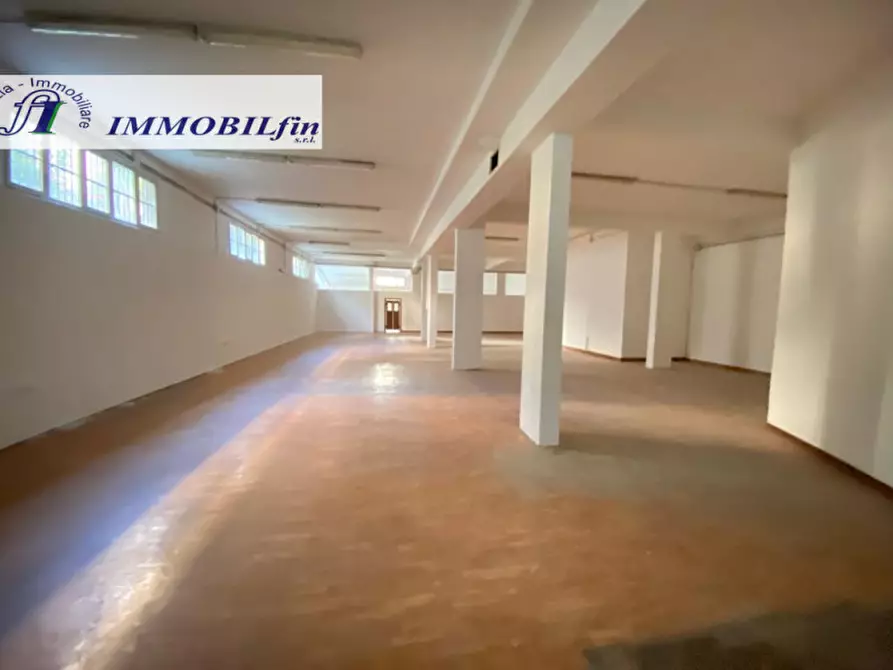 Immagine 2 di Negozio in vendita  in viale europa a Villabate