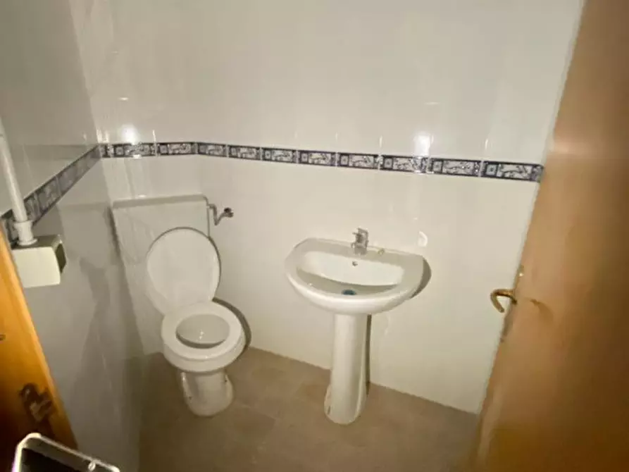 Immagine 6 di Negozio in vendita  in viale europa a Villabate