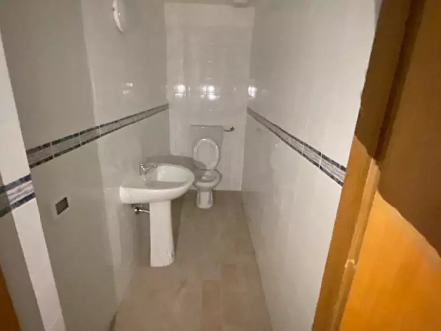 Immagine 7 di Negozio in vendita  in viale europa a Villabate