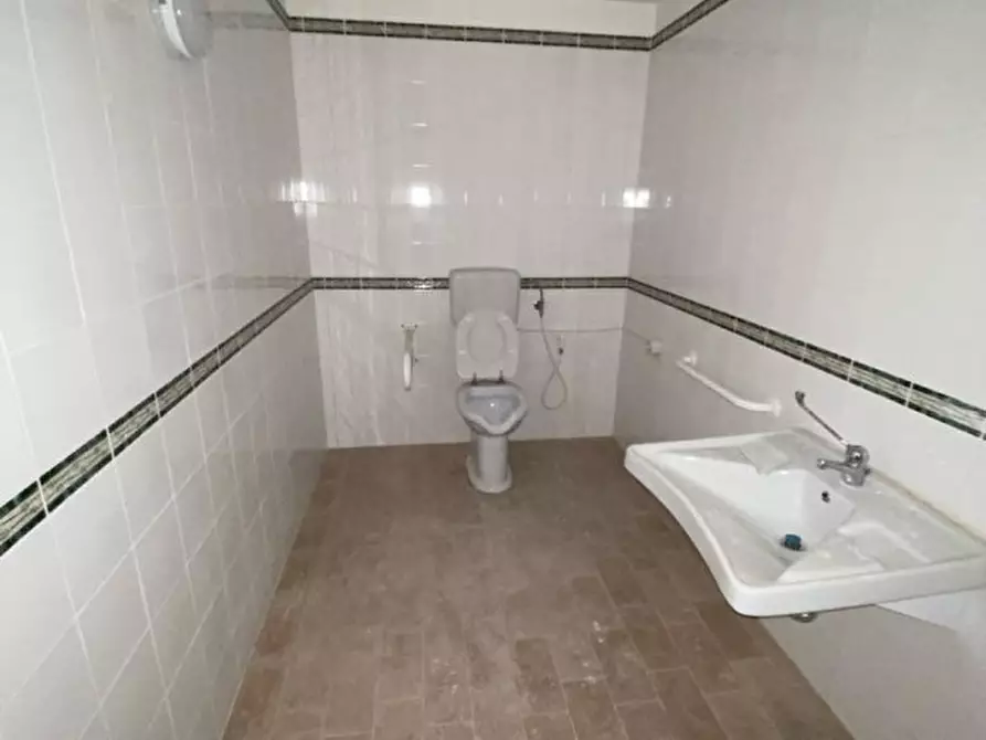 Immagine 8 di Negozio in vendita  in viale europa a Villabate