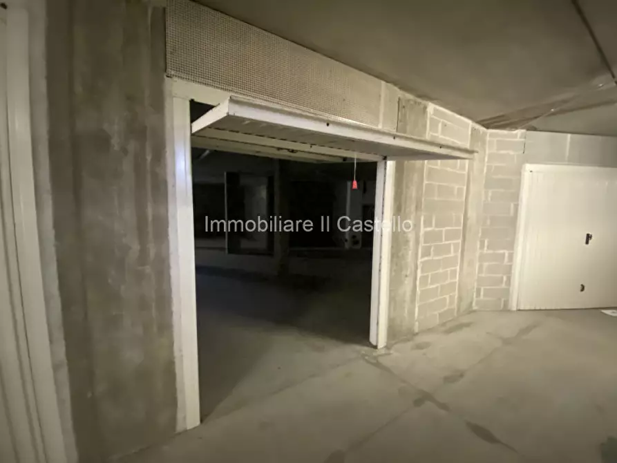 Immagine 2 di Garage in vendita  in Castiglione del Lago a Castiglione Del Lago