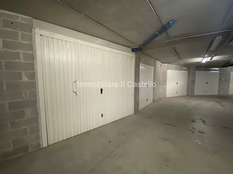 Immagine 10 di Garage in vendita  in Castiglione del Lago a Castiglione Del Lago