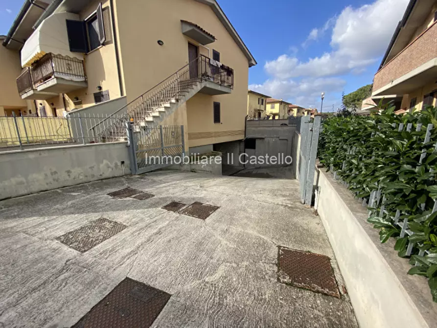 Immagine 11 di Garage in vendita  in Castiglione del Lago a Castiglione Del Lago