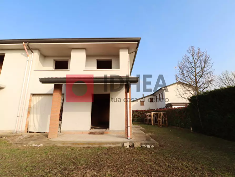 Immagine 1 di Casa trifamiliare in vendita  a Breda Di Piave