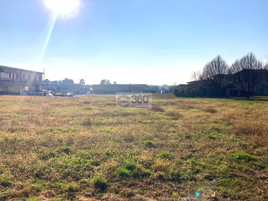 Immagine 1 di Terreno in vendita  in Via Pietro Nenni a Passirano