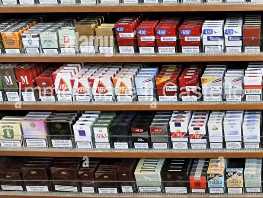 Immagine 3 di Attività commerciale in vendita  in Via Roma 27 a Castiglione Del Lago