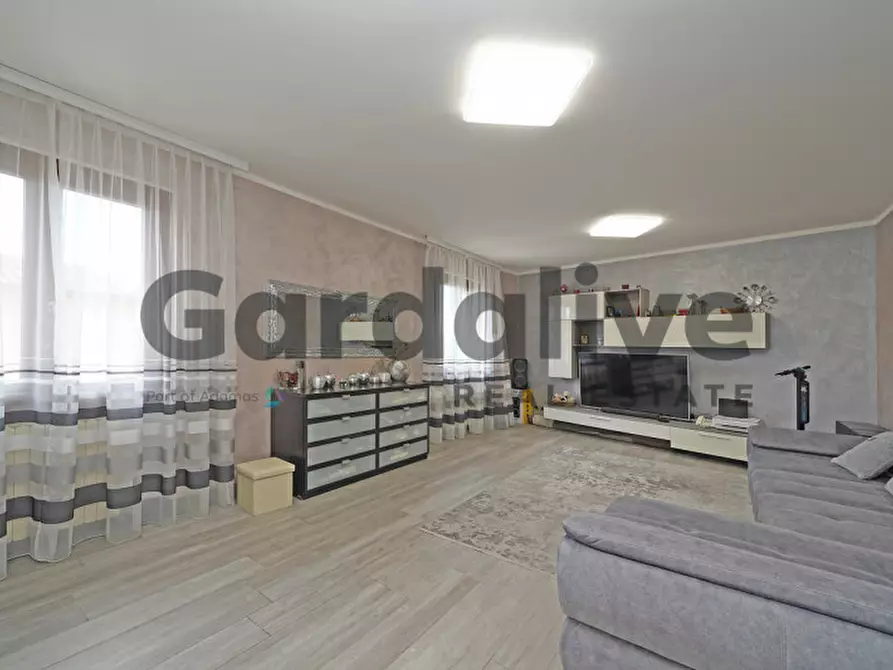 Immagine 2 di Appartamento in vendita  in Via Garibaldi 27 a San Felice Del Benaco
