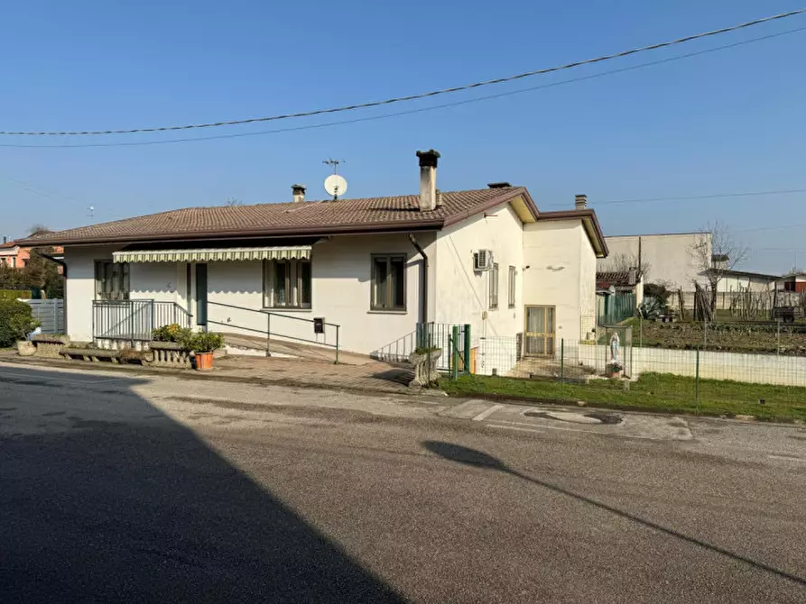 Immagine 2 di Casa indipendente in vendita  in viale stazione a Arzergrande